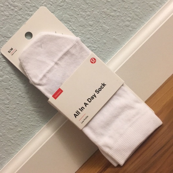 lululemon athletica Accessories - Lululemon All In A Day White Training Sock S/M NWT